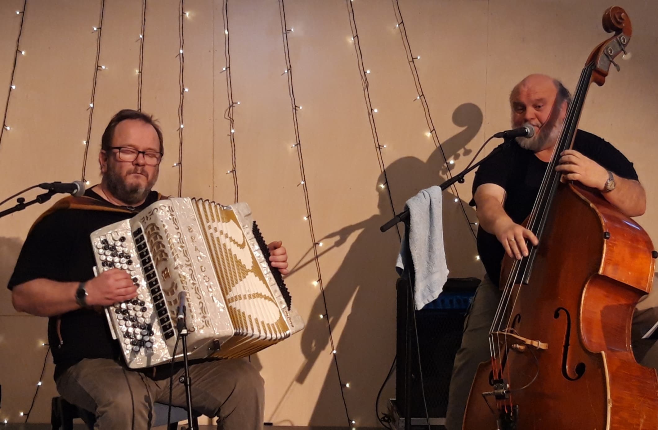 Dagskift: Te-dans med Skjalg Bjørstad og Oddmund Finnseths Duo