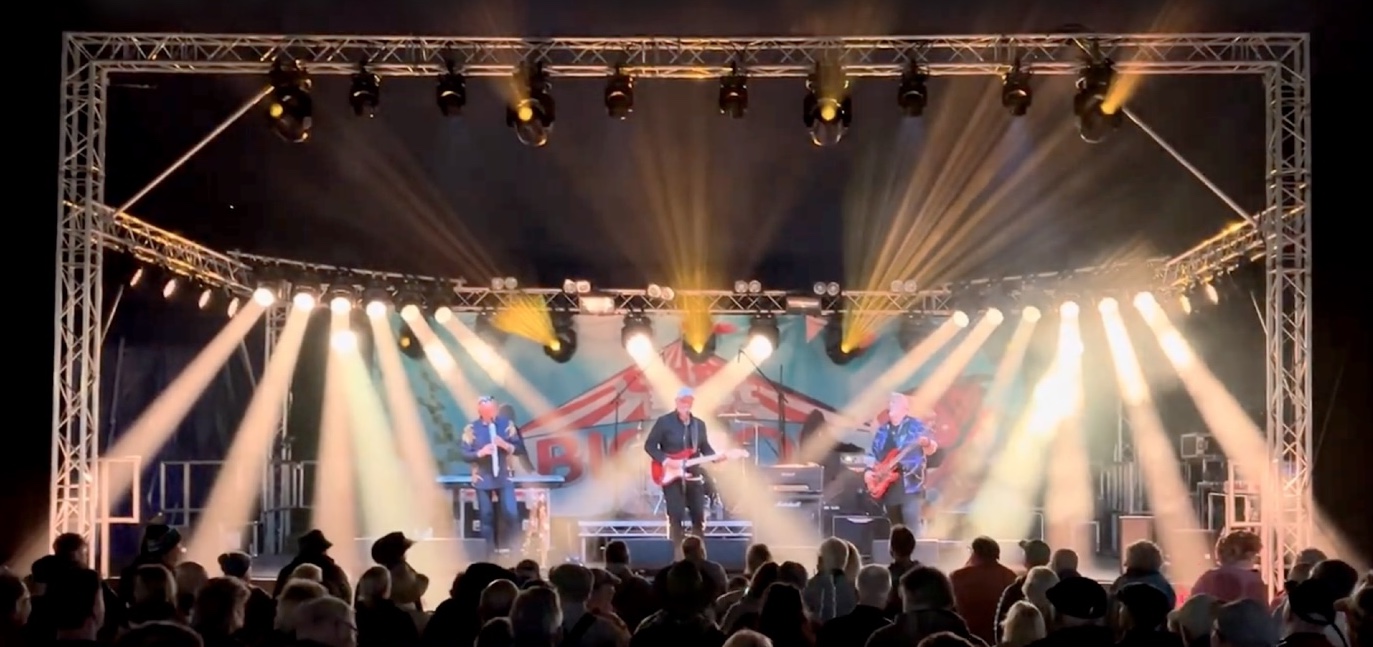 Shades of Dire Straits